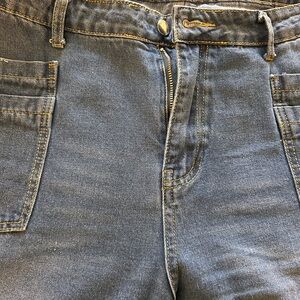 Amazon Essentials Women's Blue Boot Cut Jeans